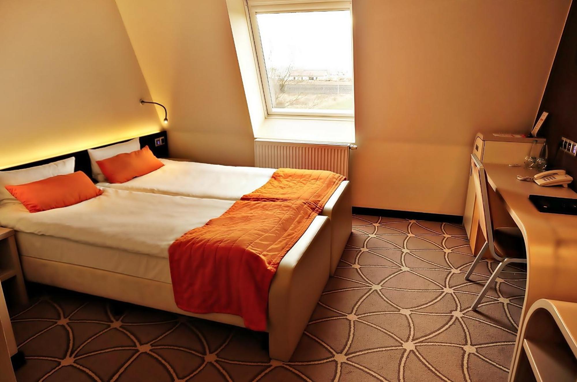 Hotel Eclipse Domasław Habitación foto